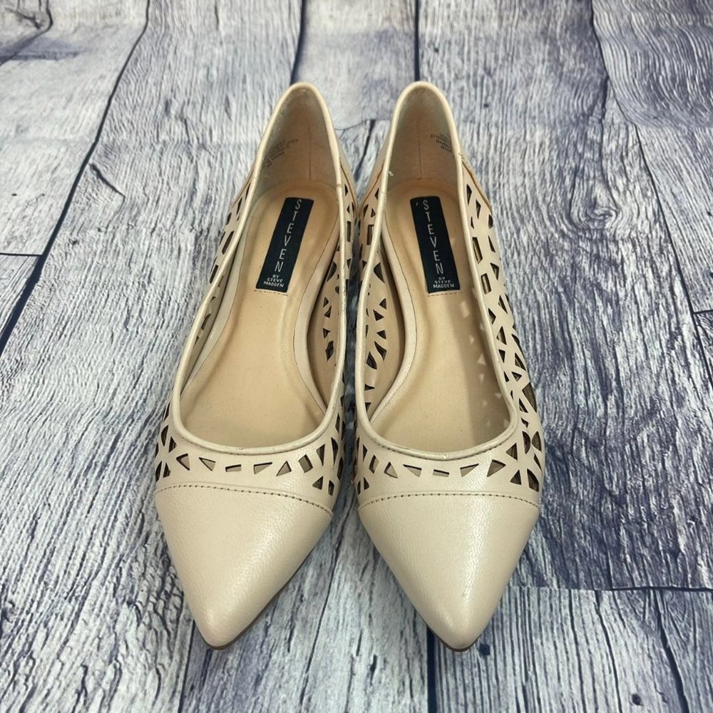 Steve Madden Gabyy Women's size 8 Leather Perforated Flats Slip On Shoes Tan - Picture 7 of 11